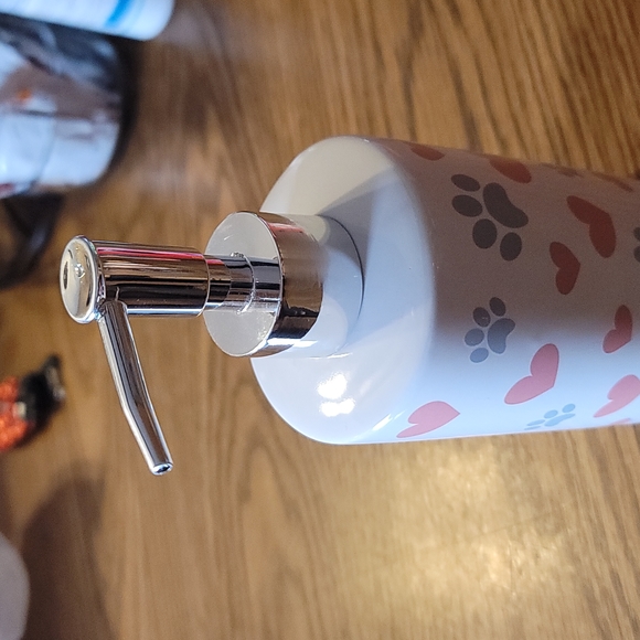 Ceramic Soap or Lotion Dispenser - Picture 3 of 3